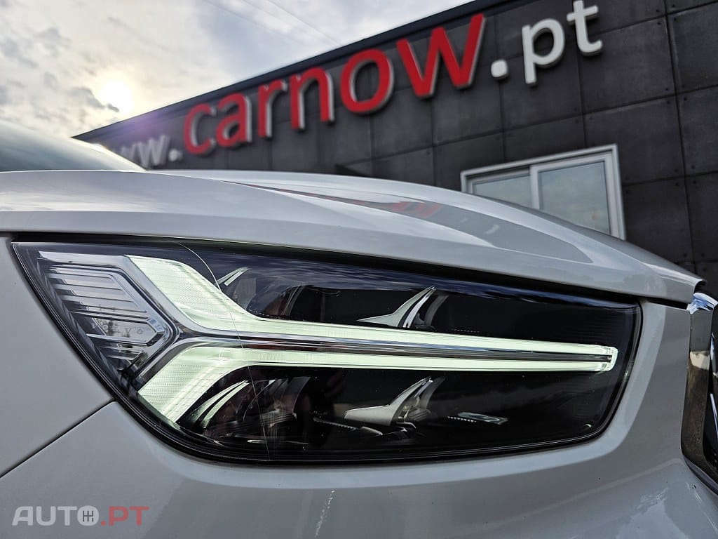 Volvo XC40 1.5 T3 Momentum Tech Edition