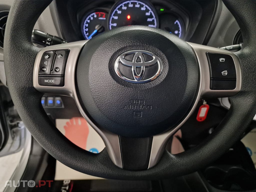 Toyota Yaris 1.0 VVT-I ACTIVE
