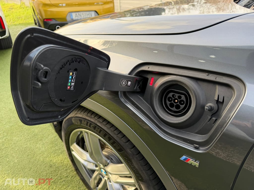 BMW X2 25 e xDrive Pack M