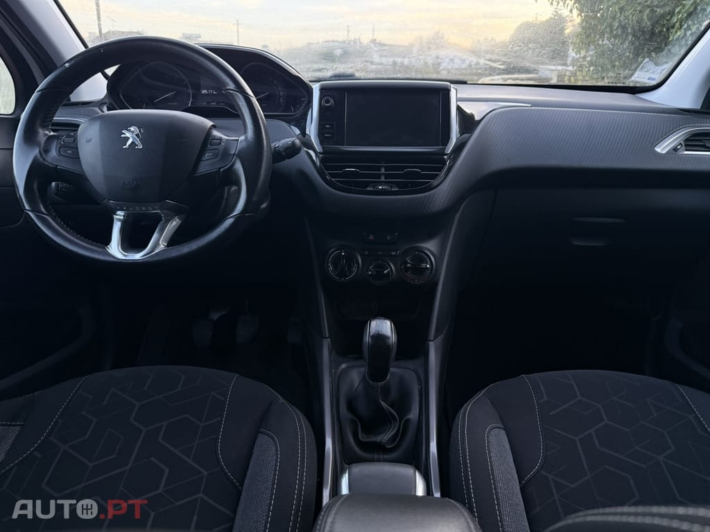 Peugeot 2008 1.2 PureTech Style