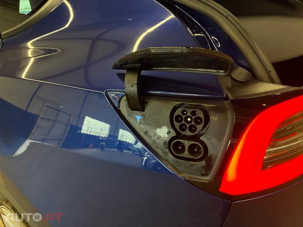 Tesla Model Y Standard RWD