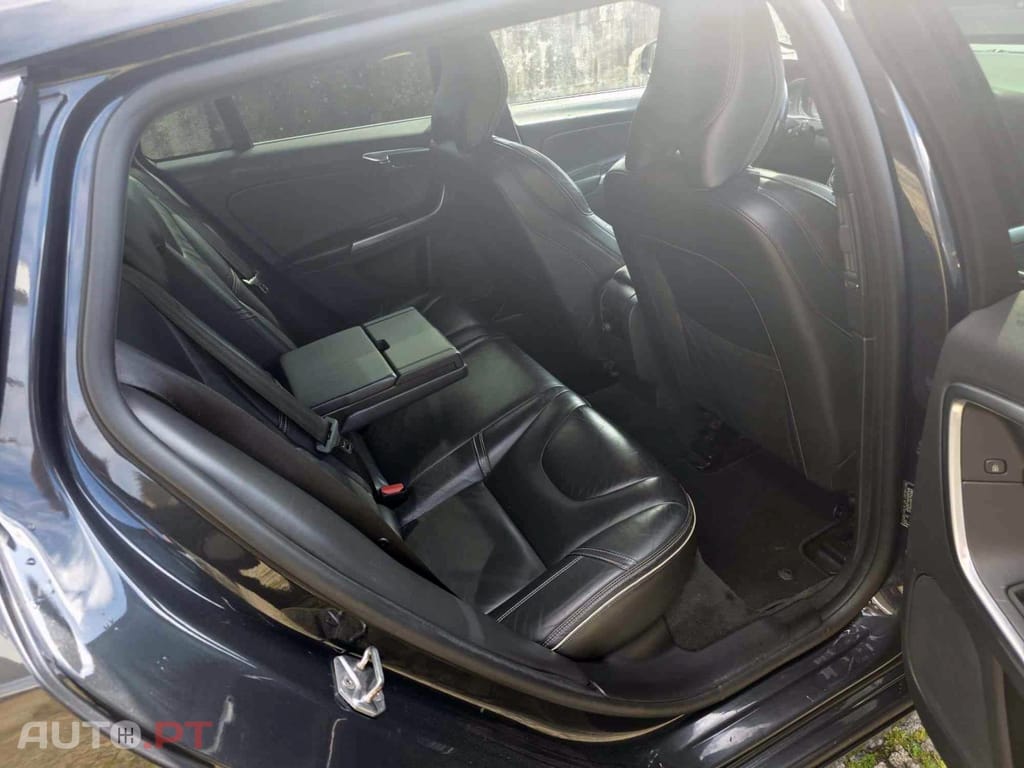 Volvo V60 D6 Twin Engine Geartronic RDesign