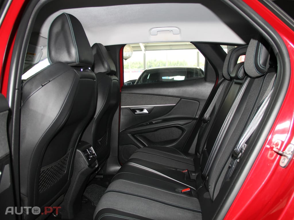 Peugeot 3008 1.5 BlueHDi Active Pack EAT8
