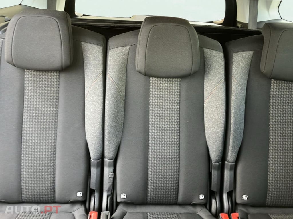 Peugeot 5008 PureTech 130 EAT8 Stop & Start Active