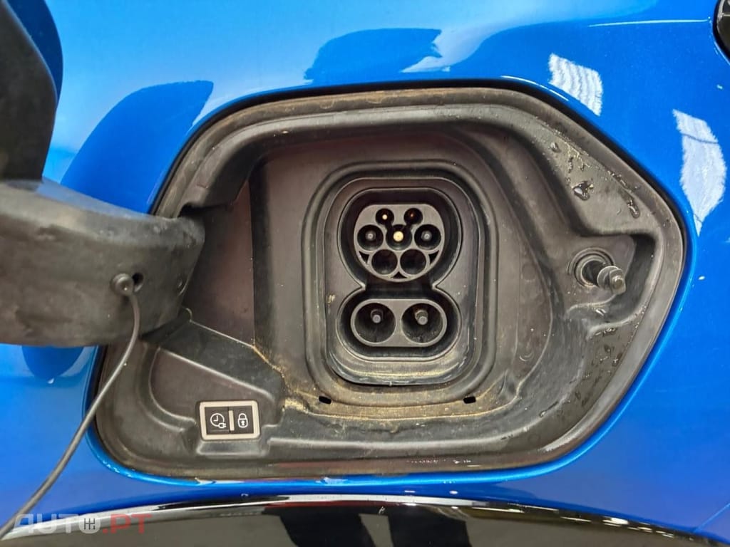 Peugeot E-208 50 kWh GT