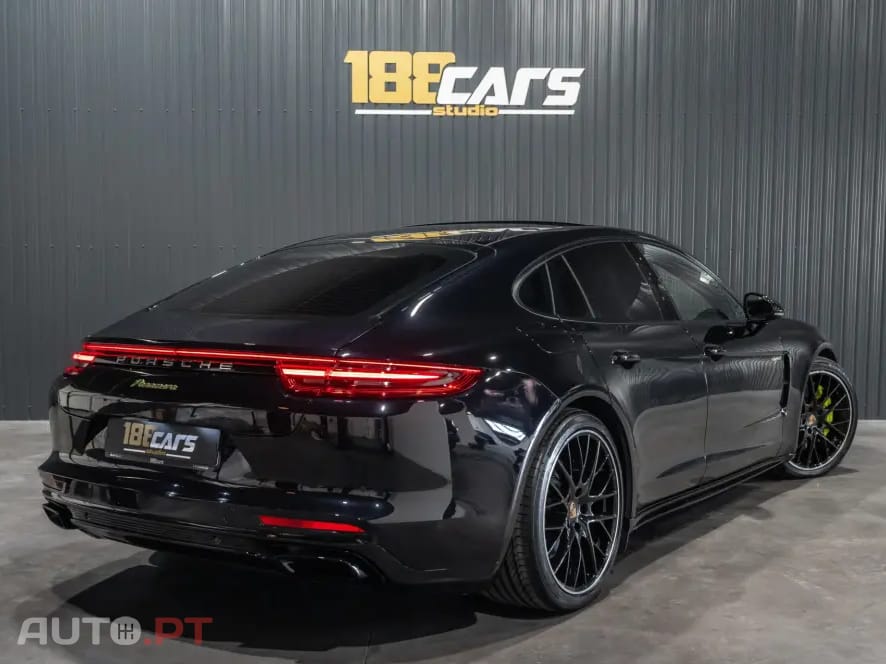 Porsche Panamera 4 E-Hybrid Platinum Edition