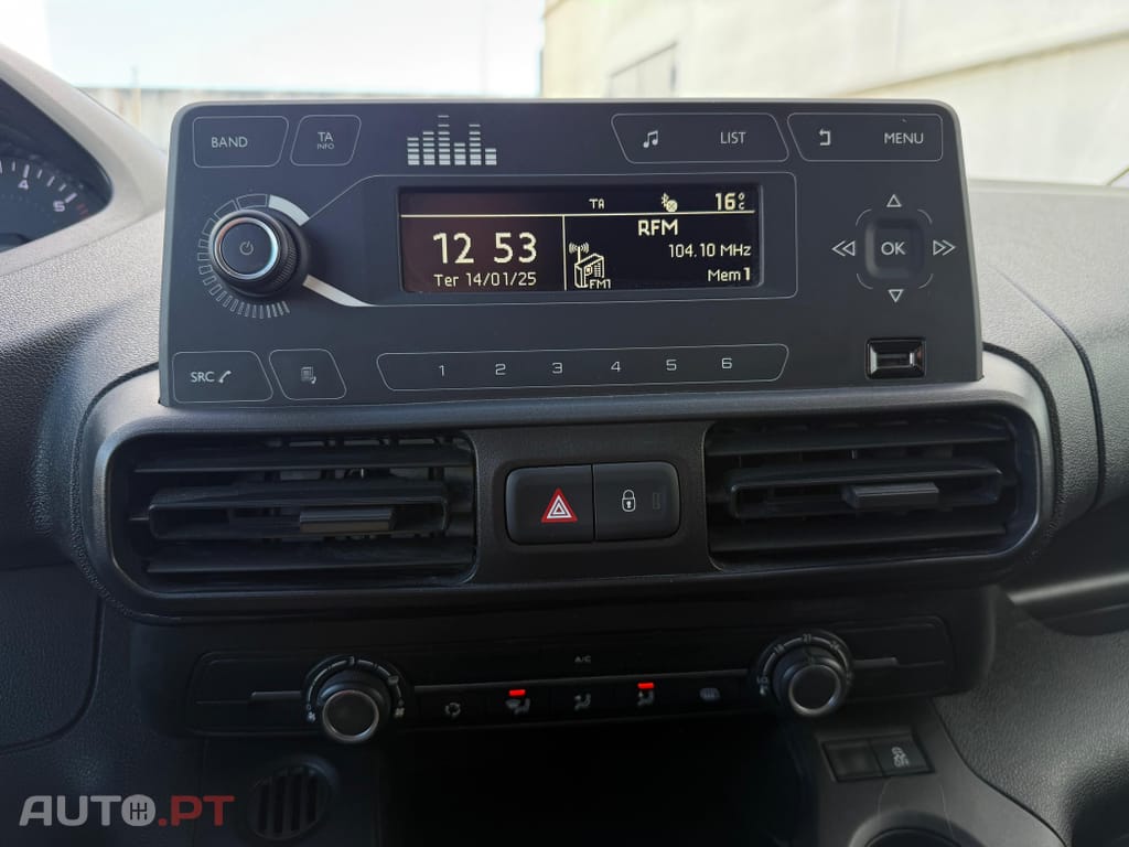 Peugeot Partner Outro