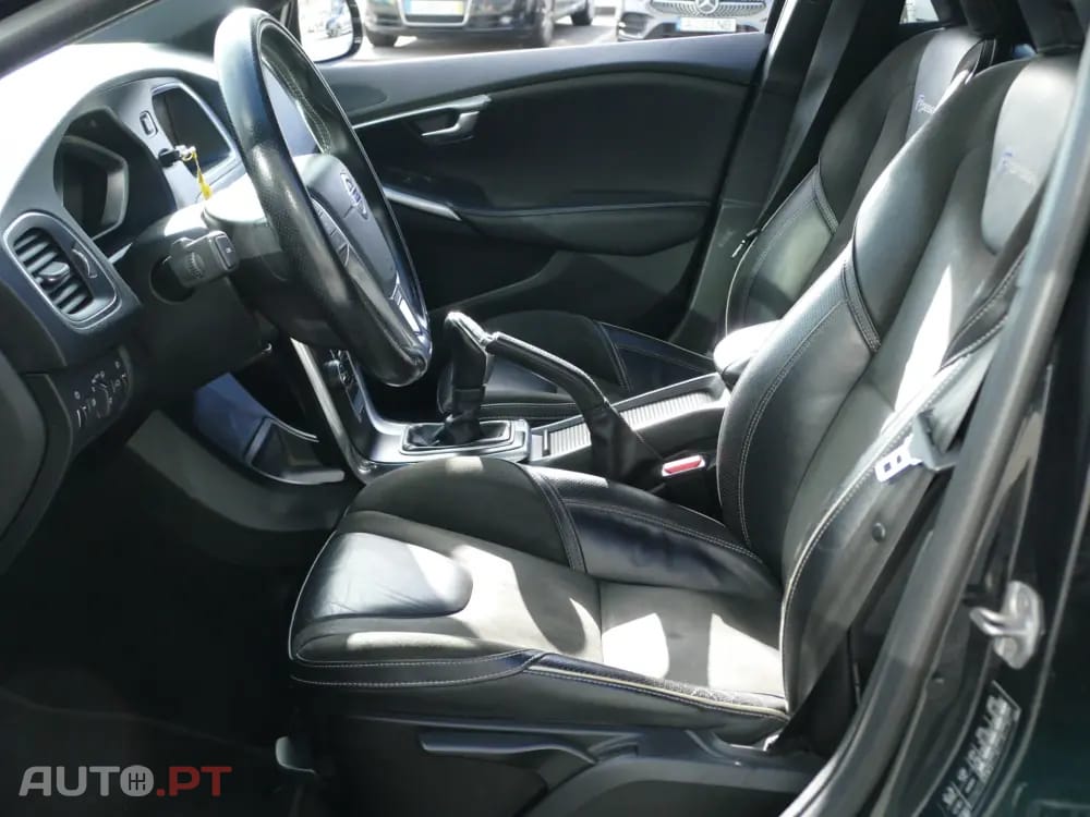 Volvo V40 1.6 D2 R-Design