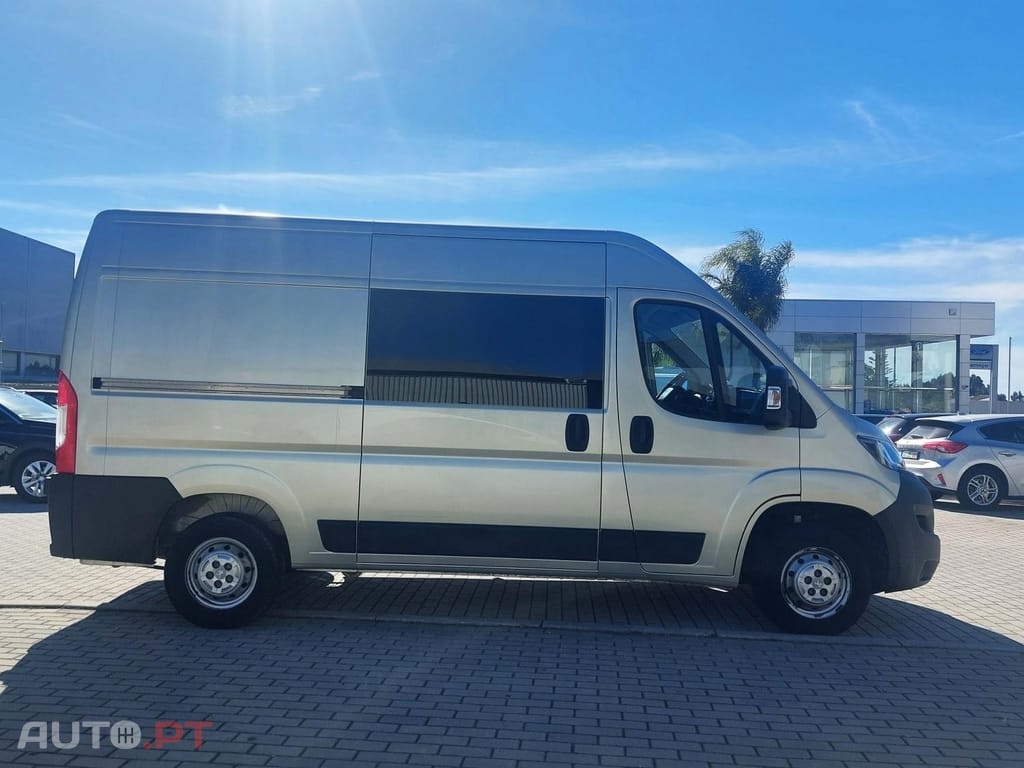 Peugeot Boxer 2.2 BlueHDi 330 L2H2 Premium - 140 cv - IVA Dedutível