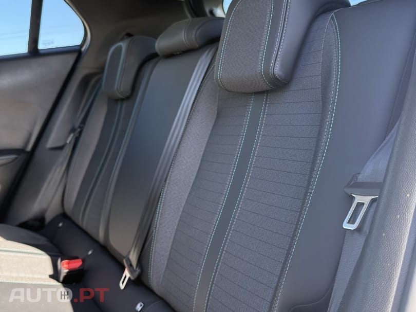 Peugeot 2008 1.2 PureTech Allure Pack EAT8