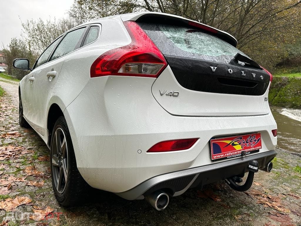 Volvo V40 2.0 D3 R-Design