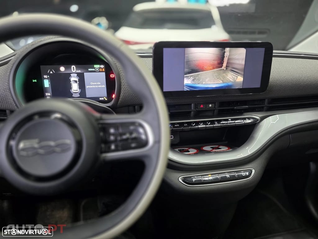 Fiat 500e La Prima