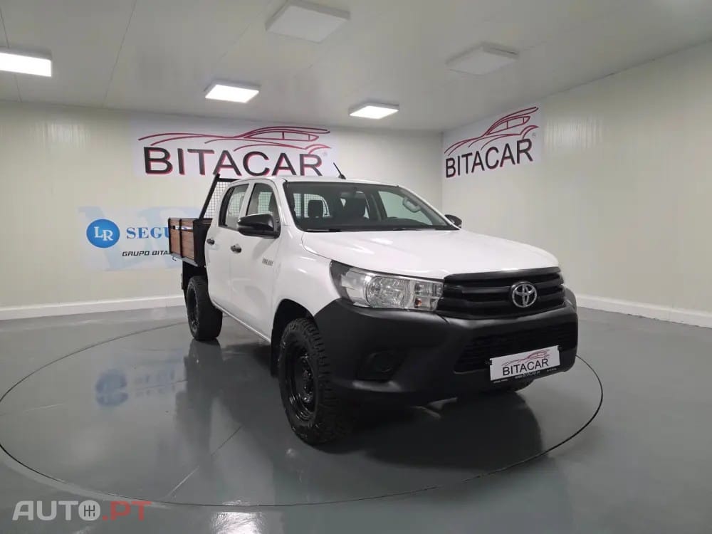 Toyota Hilux 2.4 D-4D 4WD CD CH