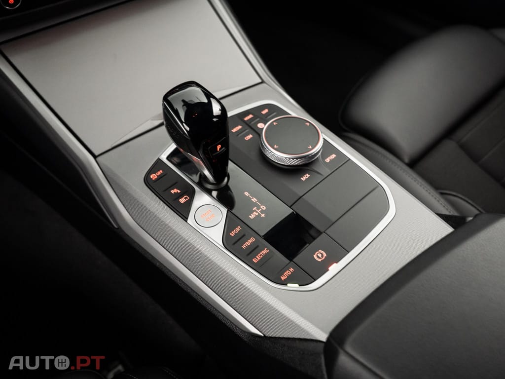 BMW 320 e Touring Corporate Edition Auto