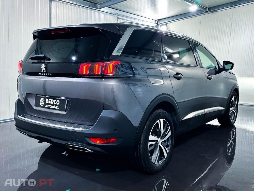 Peugeot 5008 Hybrid 136 E-DCS6