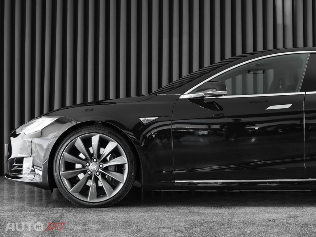 Tesla Model S 90D