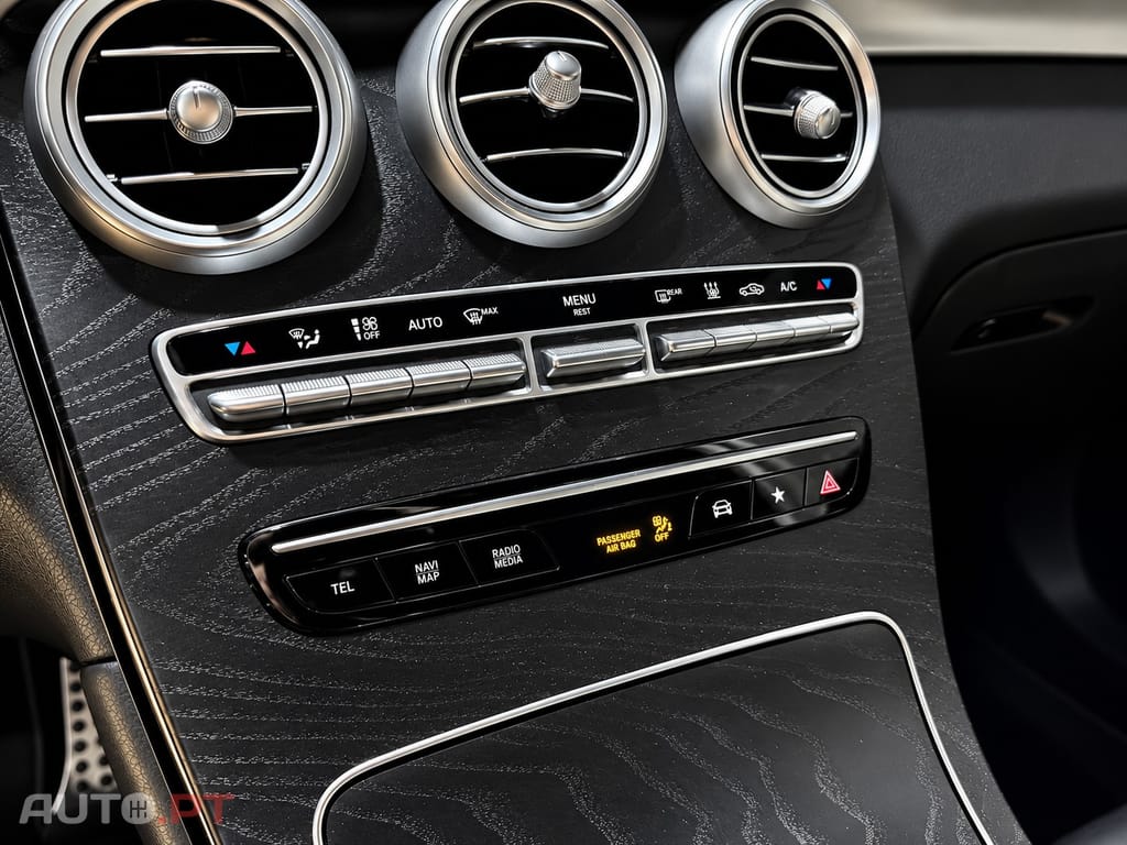 Mercedes-Benz GLC 300 de 4Matic 9G-TRONIC AMG Line — fotografia 31