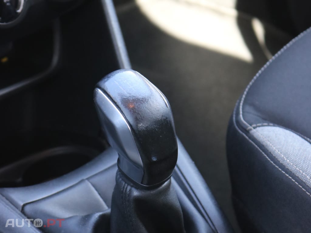 Peugeot 208 STYLE BLUE HDI