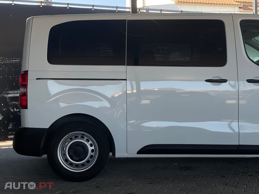 Peugeot Traveller 1.5 BlueHDi L2H1 Active Standard