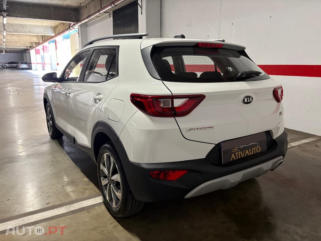 Kia Stonic 1.2 by FILA