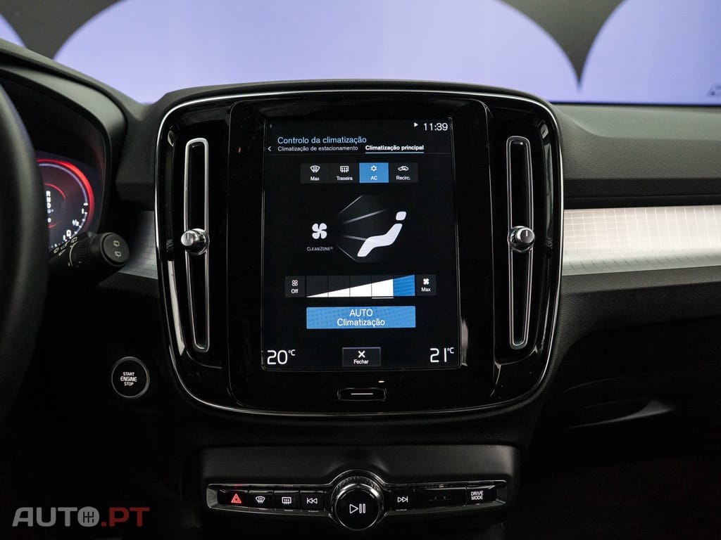 Volvo XC40 1.5 T5 PHEV Momentum