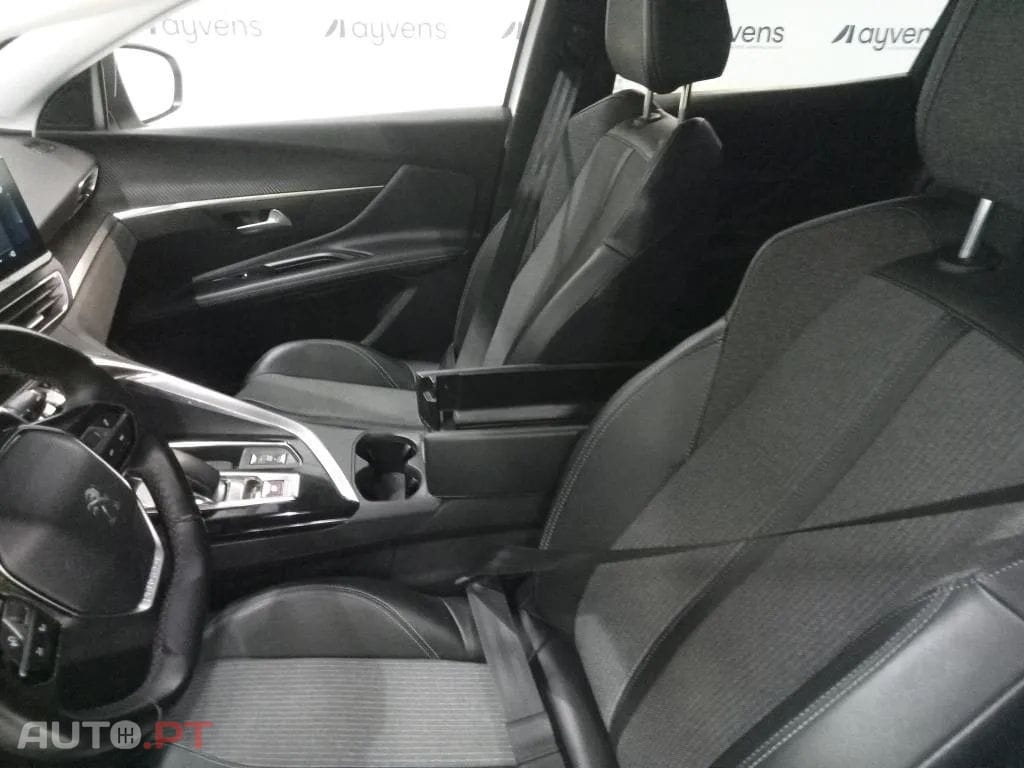 Peugeot 3008 1.6 Hybrid Allure e-EAT8
