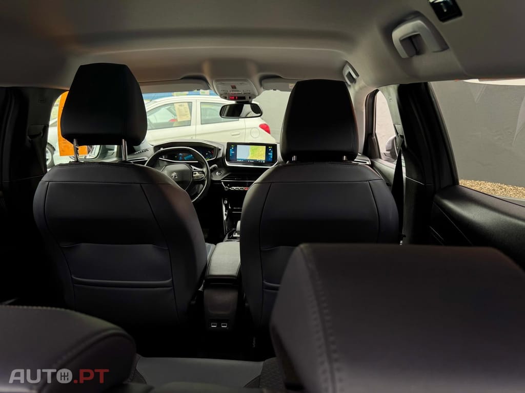 Peugeot E-2008 50 kWh Allure