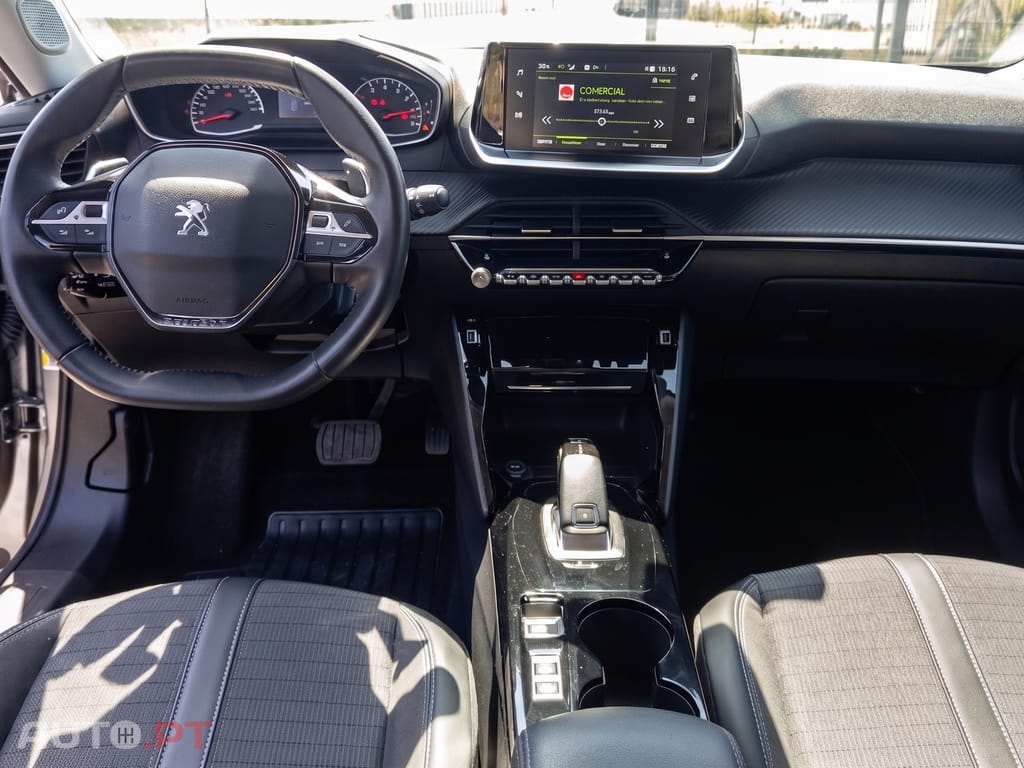 Peugeot 2008 Puretech Allure
