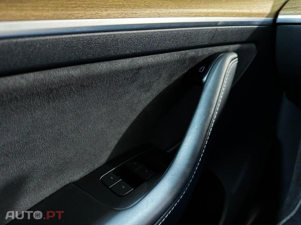 Tesla Model Y Long Range Dual Motor AWD