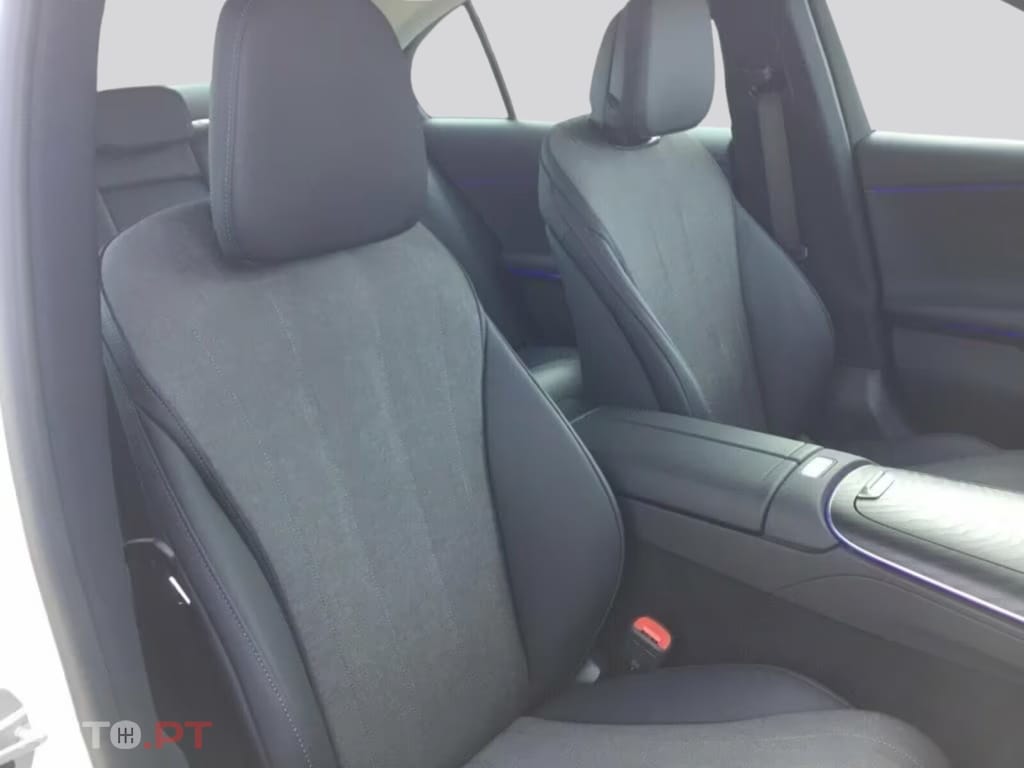 Mercedes-Benz E 300 I.V.A DEDUTIVEL e Limousine  