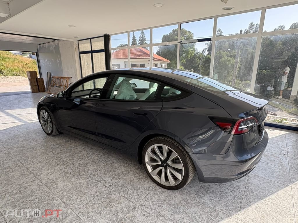 Tesla Model 3 Long-Range Dual Motor AWD