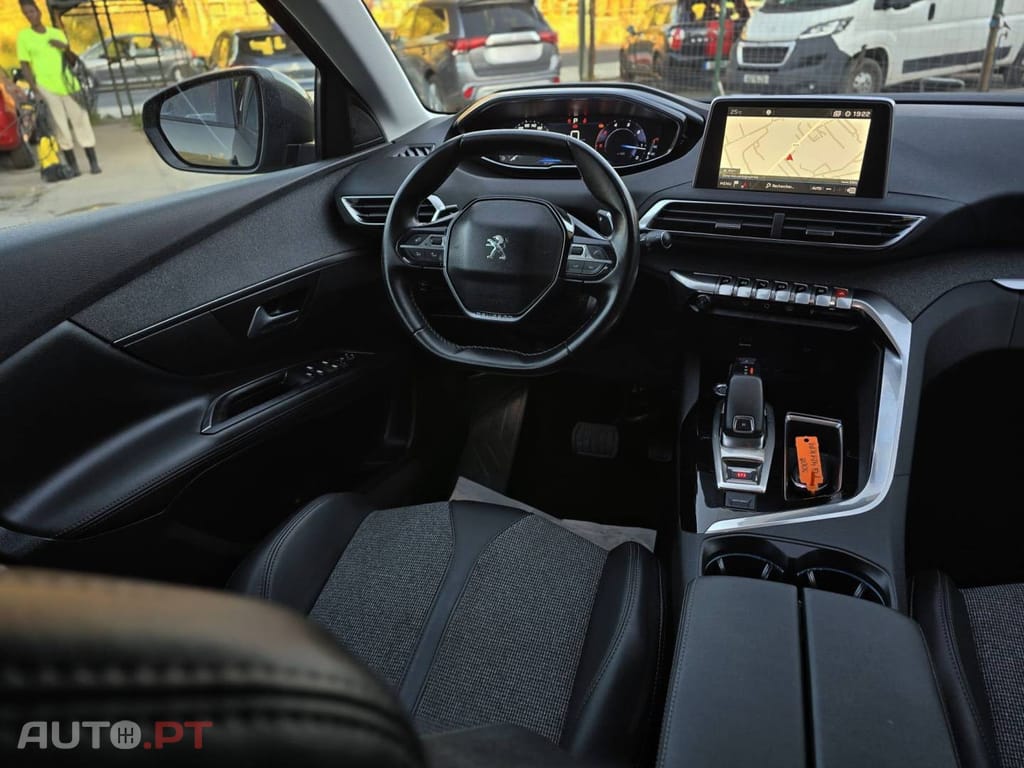 Peugeot 3008 BlueHDi 130 Stop & Start EAT8 Active Business-Pack