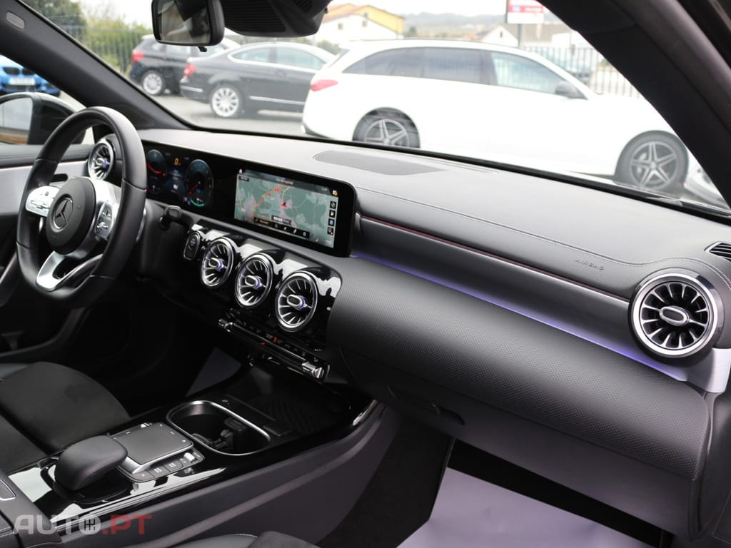 Mercedes-Benz A 250 e AMG Line