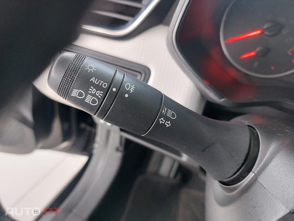 Renault Clio 1.0 TCe Limited Bi-Fuel