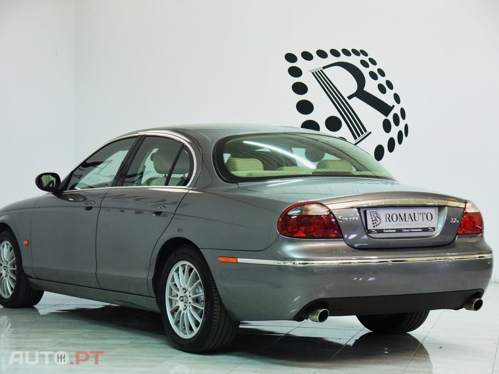 Jaguar S-Type 2.7 D V6 Executive Auto.