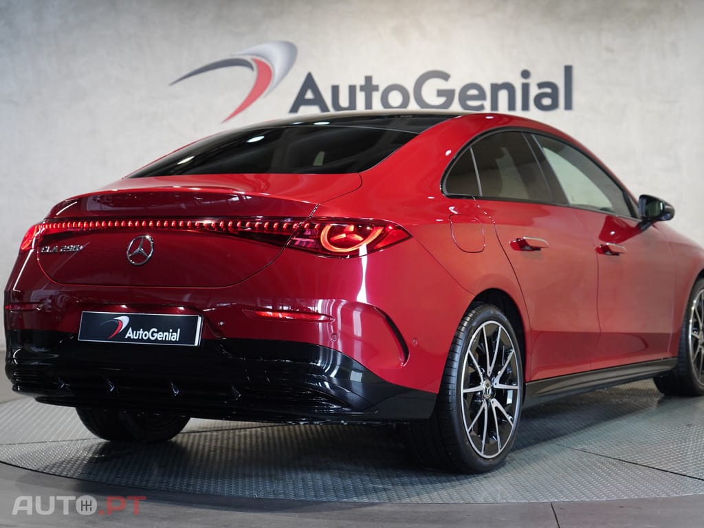 Mercedes-Benz CLA 250 com tecnologia EQ