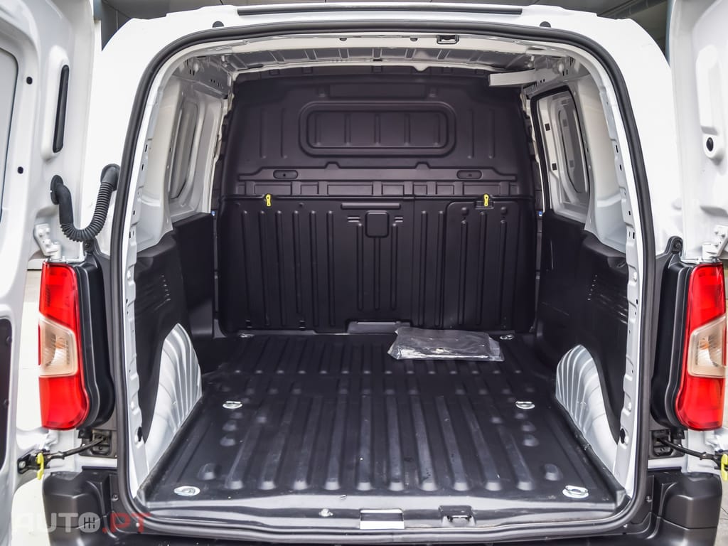 Peugeot Partner 1.5 BlueHDi Asphalt Standard