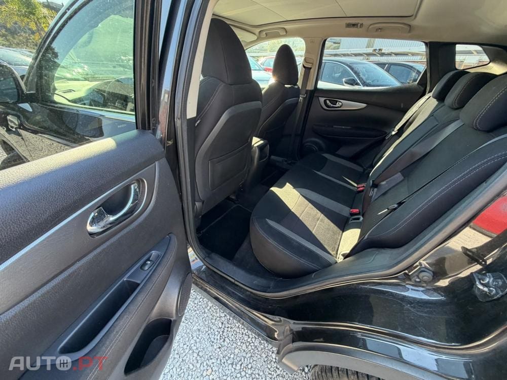 Nissan Qashqai 1.2 DIG-T N-Connecta 18