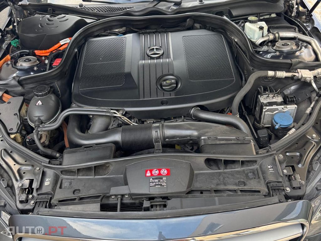 Mercedes-Benz E 300 Bluetec Hybrid Avantgarde