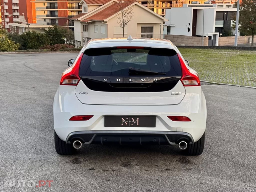 Volvo V40 2.0 D2 R-Design Geartronic