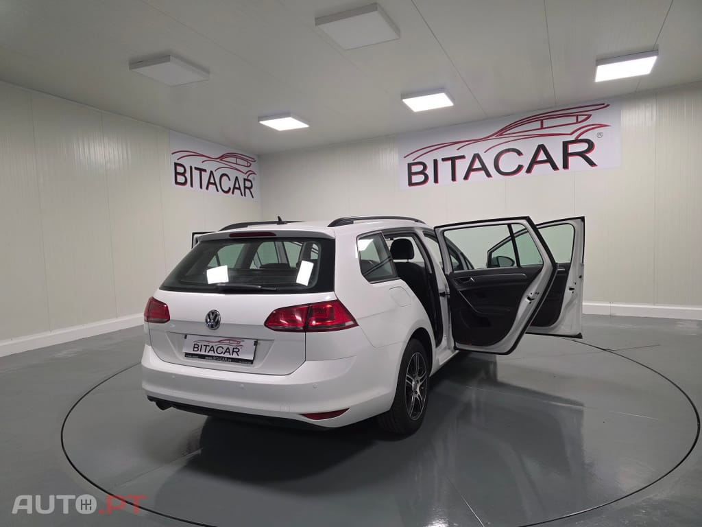 Volkswagen Golf 1.6 HDI CONFORTLINE