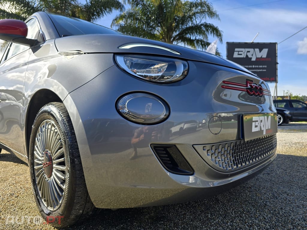 Fiat 500e (RED)