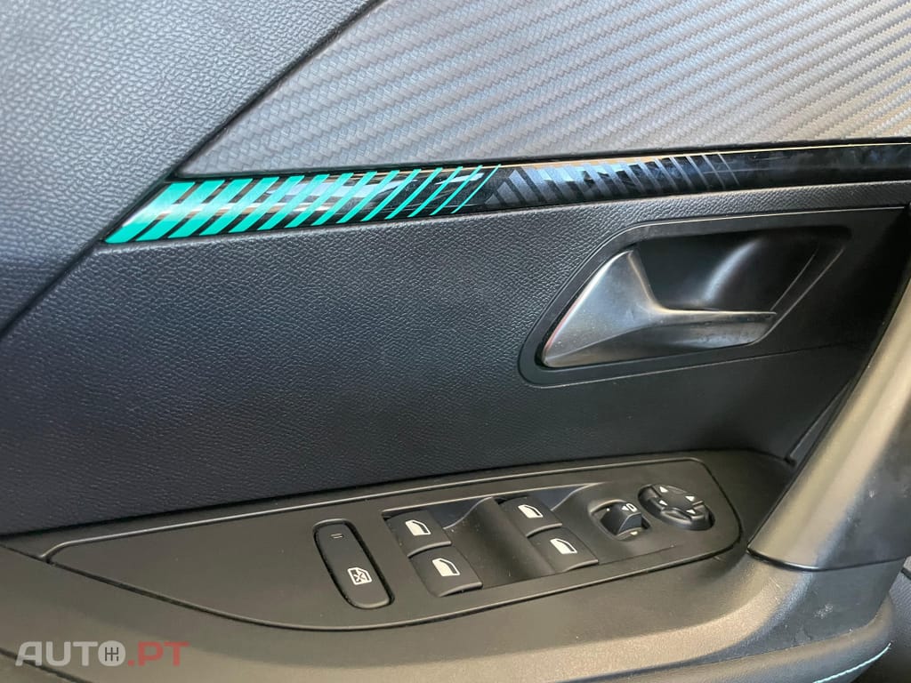 Peugeot 2008 1.2 PureTech Allure Pack EAT8