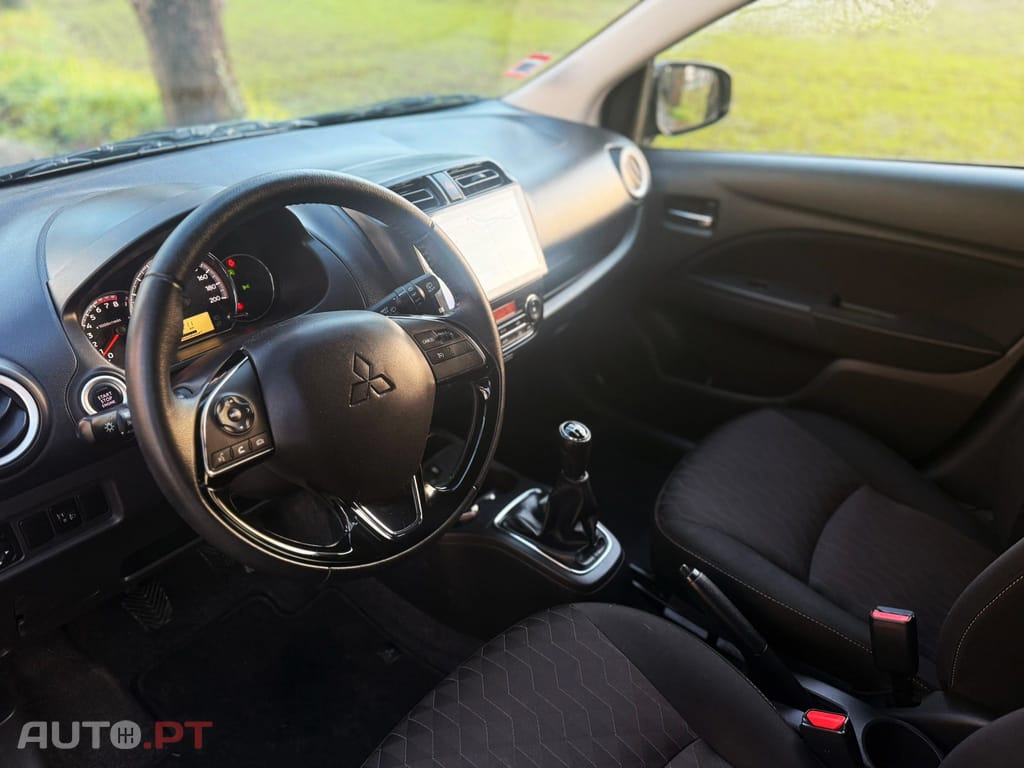 Mitsubishi Space Star 1.2 Intense Connect Edition