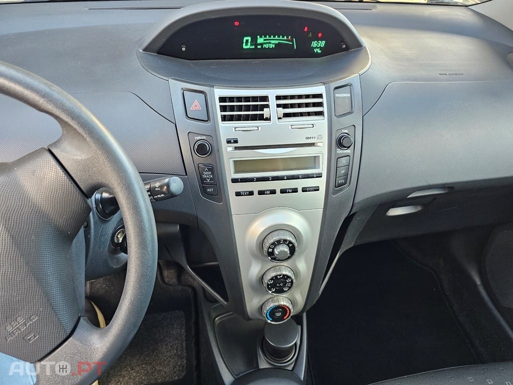 Toyota Yaris 1.0 VVT-i Comfort+AC