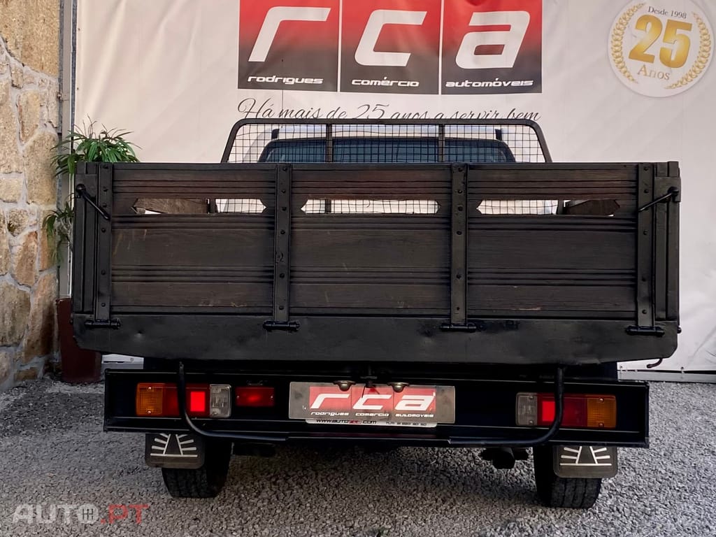 Toyota Hilux 2.5 D-4D 2WD CE PM+AC