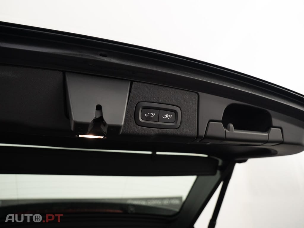 Volvo XC60 2.0 T6 PHEV Inscription AWD