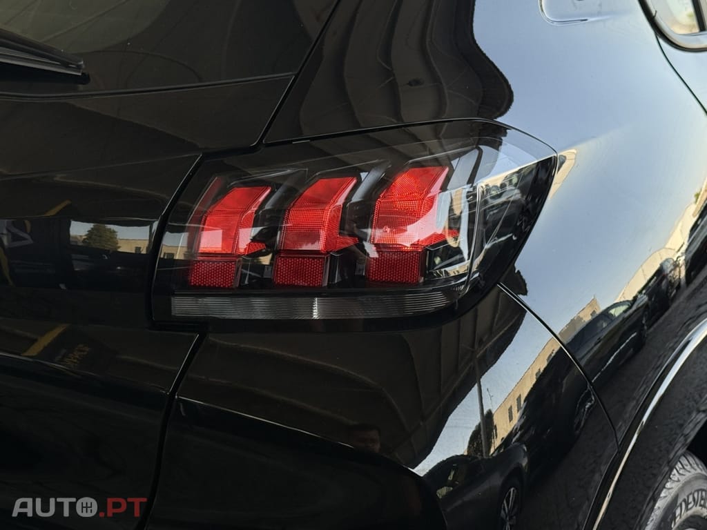 Peugeot E-208 50 kWh Allure