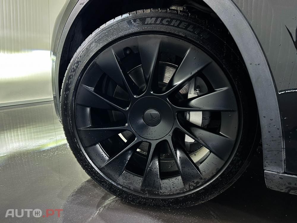 Tesla Model Y Long Range Dual Motor AWD