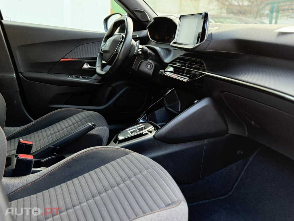 Peugeot 2008 1.5 BlueHDi Active Pack EAT8